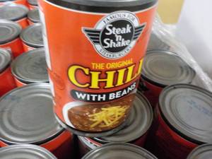lot 102 image: 12 Pack Steak N Shake Chili with Be...