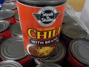 lot 103 image: 12 Pack Steak N Shake Chili with Be...