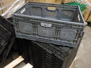 lot 140 image: 4 Plastic Collapsible Crates...