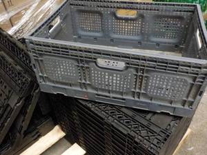lot 143 image: 4 Plastic Collapsible Crates...