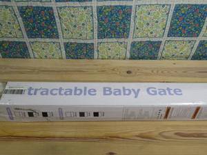 lot 95 image: Momcozy Retractable Baby Gate, 33 Tall, Extends up to 55 Wide, Child Safety Baby Gates for Stairs, Doorways, Hallways, Indoor, Outdoor