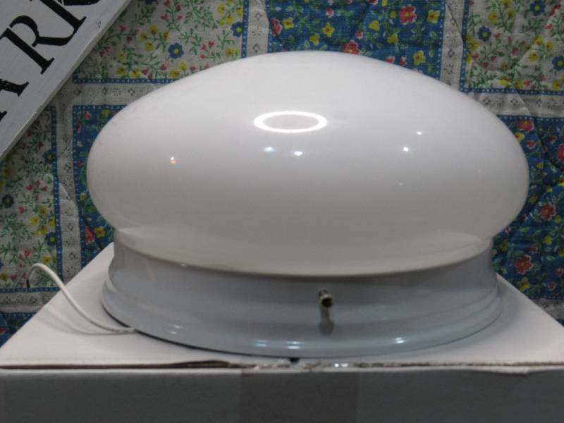 E Lighting Flush Mount-White