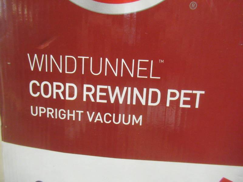 HOOVER WindTunnel Bagless Pet Upright Vacuum Cleaner with Automatic Cord Rewind (FOR PARTS ONLY, UNIT WORKS, WIND TUNNEL WILL NOT CLICK INTO PLACE)