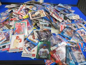 COLLECTABLE BASEBALL CARDS
