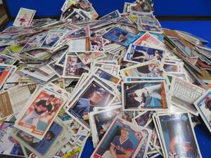 COLLECTABLE CARDS