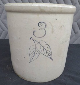 3 GAL BIRCH LEAF REDWING CROCK