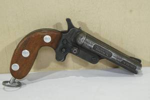 lot 32 image: Leinad DD Double Barrel Derringer Type Pistol for .45 LC or .410 Gauge