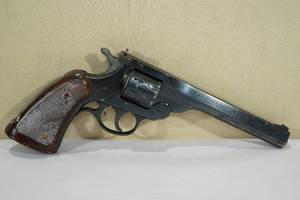 lot 43 image: Harrington & Richardson Sportsman Double Action .22 LR Revolver