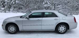 lot 1 image: 2006 Chrysler 300 Touring