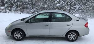 lot 2 image: 2001 Toyota Prius