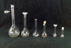 lot 38 image: Volumetric Flask Kit - 6 Flasks