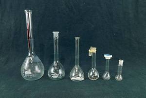 lot 39 image: Volumetric Flask Kit - 6 Flasks