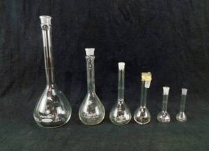 lot 40 image: Volumetric Flask Kit - 6 Flasks