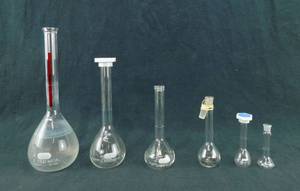lot 42 image: Volumetric Flask Kit - 6 Flasks