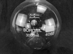 lot 59 image: 3000ml Flat Bottom Boiling Flask
