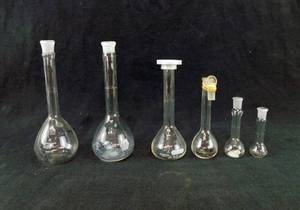 lot 37 image: Volumetric Flask Kit - 6 Flasks