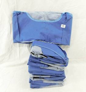 lot 83 image: Lot of 6 Medline Gowns Size XL