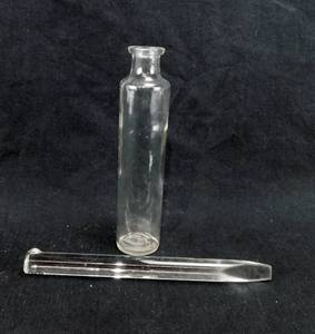 lot 86 image: Lab Glassware