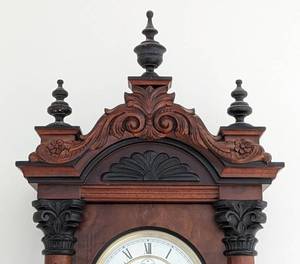 lot 3 image: Vintage Wood Wall Clock