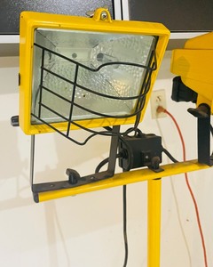 lot 42 image: Adjustable Shop Light