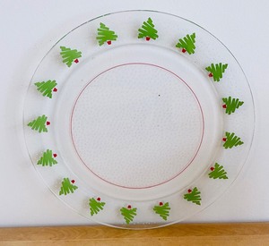 lot 103 image: Festive Finds