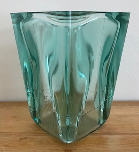 lot 106 image: Variety of Lovely Vases