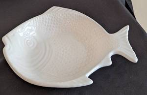 lot 41 image: Fish Themed Serving Platters