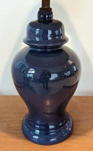 lot 81 image: Blue Ceramic Table Lamp