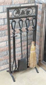 lot 25 image: Bronze Fireplace Tool Set