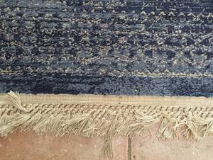 lot 14 image: Blue Accent Rug