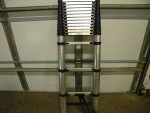 lot 56 image: Telescopic Ladder (Extension Ladder)