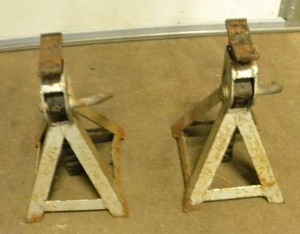 lot 60 image: Pair of 2 Ton Heavy Duty Jack Stands