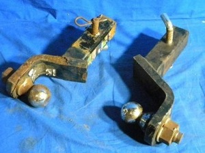 lot 65 image: 2 Trailer Hitch and Balls (Tow Smart Class III 3-14)