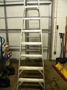 lot 82 image: Werner 8 Aluminum Step Ladder