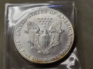 1986 AMERICAN SILVER EAGLE NICE EDGE TONING