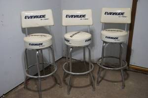 lot 10 image: Evinrude stools