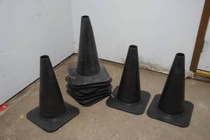 lot 18 image: flexolite cones