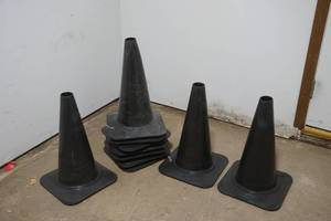 lot 19 image: flexolite cones
