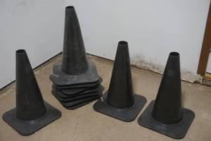 lot 20 image: flexolite cones