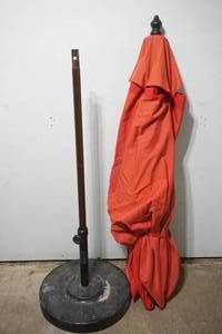 lot 33 image: coral coast patio umbrella
