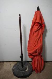 lot 35 image: coral coast patio umbrella