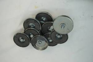 lot 152 image: magnets