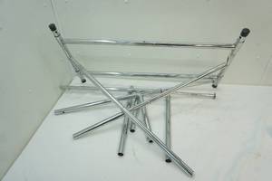 lot 156 image: adjustable portable clothes rack