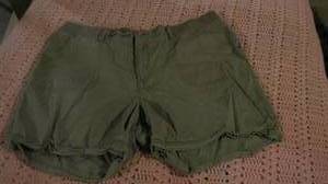 lot 32 image: Shorts