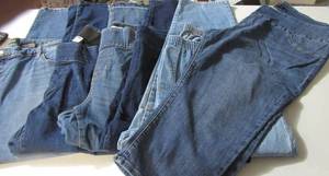 lot 81 image: Jeans
