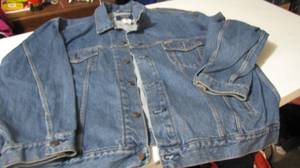 lot 20 image: Mens Quilted Jean Jacket