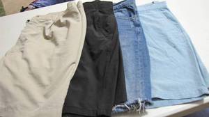 lot 49 image: Mens Shorts