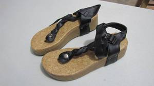 lot 70 image: Sandals
