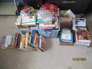 Huge lot of books. Many are recipes...