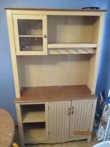 Display shelf with hidden and glass...